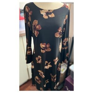 Tommy Hilfiger Women's Bell Sleeve Dress Size 8